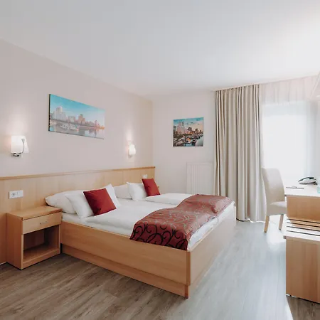Hotel Am Wald 3*