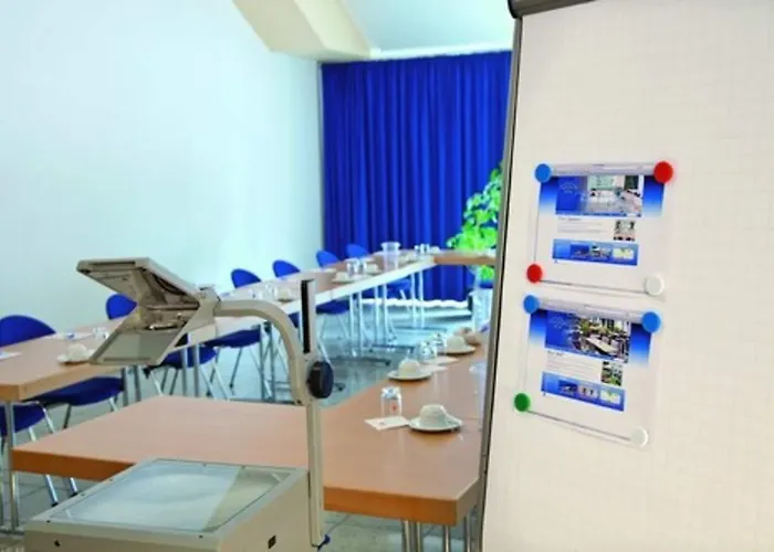 艾蒙沃得酒店 Monheim am Rhein