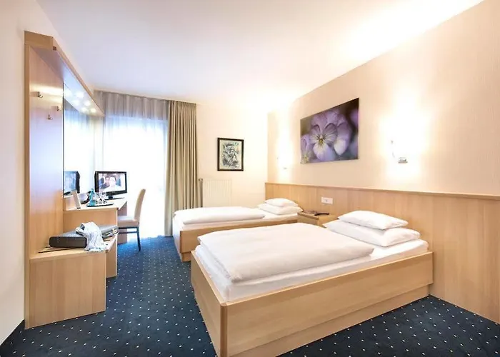 艾蒙沃得酒店 Monheim am Rhein